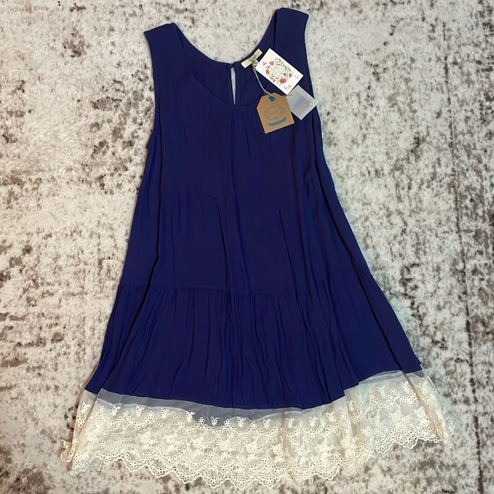 BNWT. Kori sleeveless dress. Size Large.